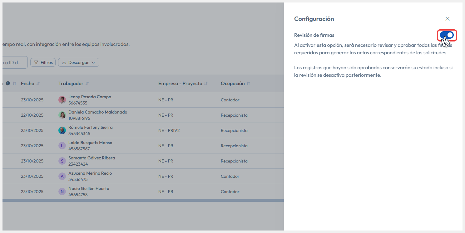 Ventana lateral abierta oprimiendo el botón encendido