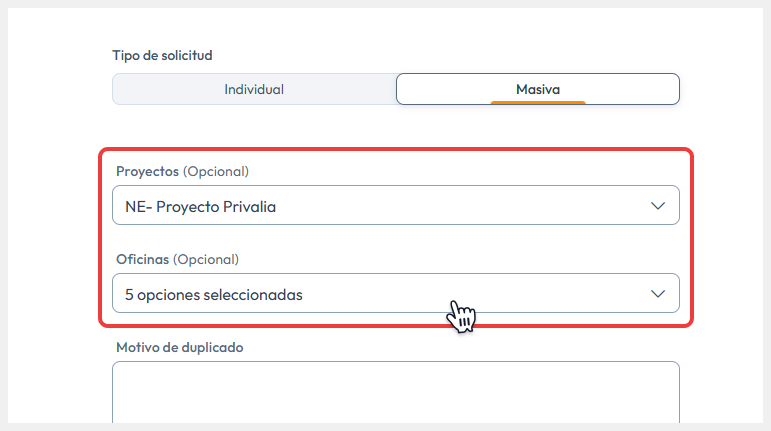 Vista de solicitud masiva resaltando los campos de Proyectos y Oficinas